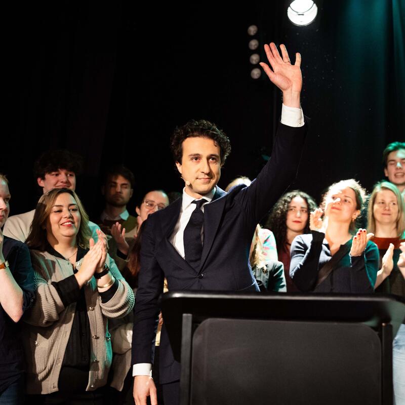 Jesse Klaver op het podium in Den Bosch